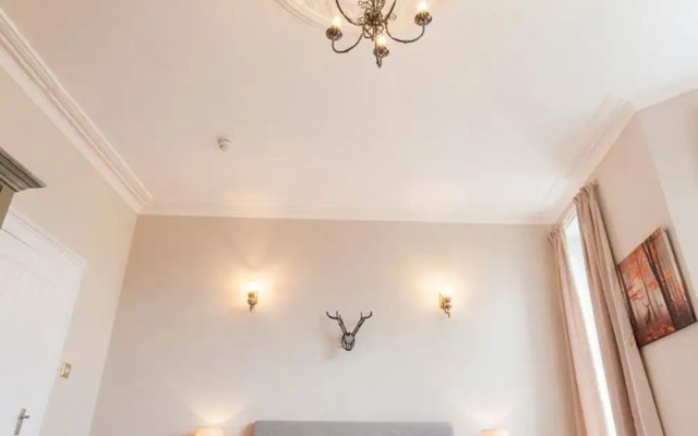 Posh Holiday Home in Plymouth near Royal William Yard