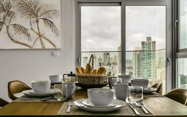 Lush Apartment Ocean View