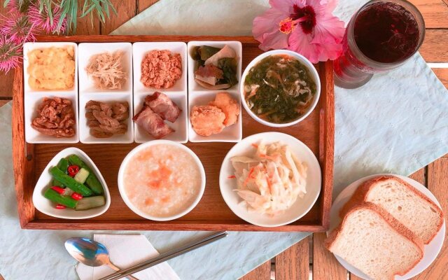Haku Beach Days Inn