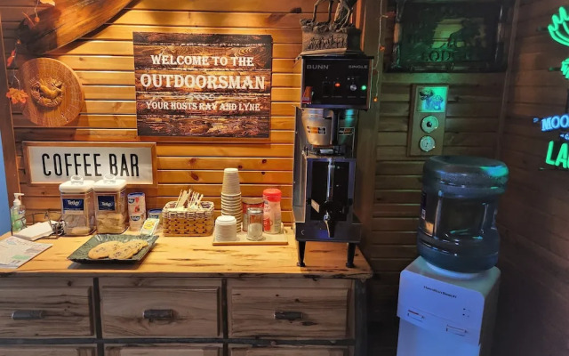 Outdoorsman  Motel