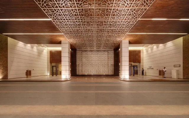 Balaji Sarovar Premiere Solapur