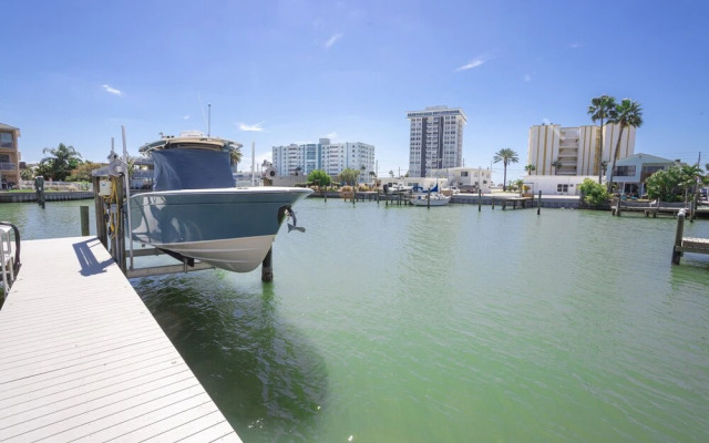 Waterfront & Pool B Star5vacations