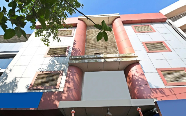 Shree Krishna Palace by OYO Rooms