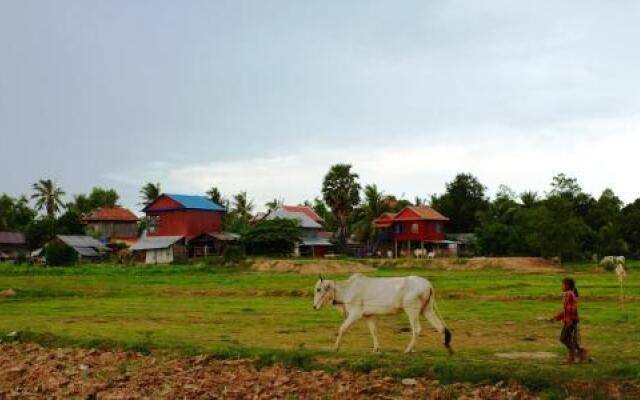 Red HOUSE