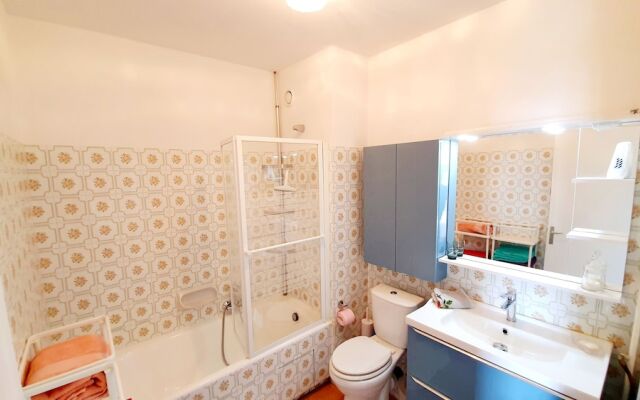 Beautiful 3-bedrooms Apartment, Sea View
