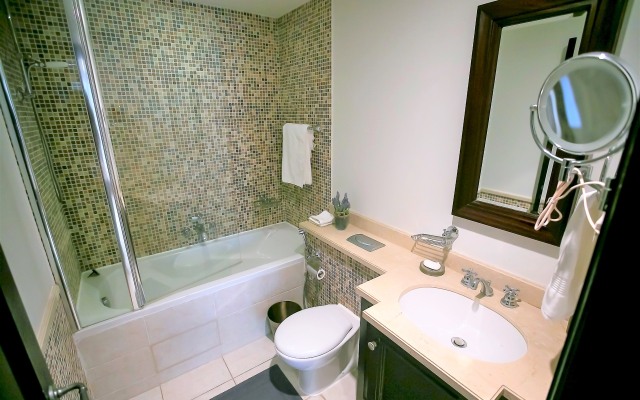 Amazing 2 bedroom with terrace  Downtown Dubai