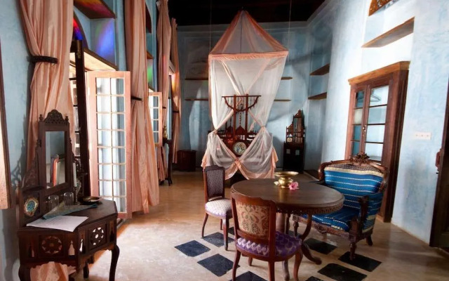 Emerson Spice Hotel