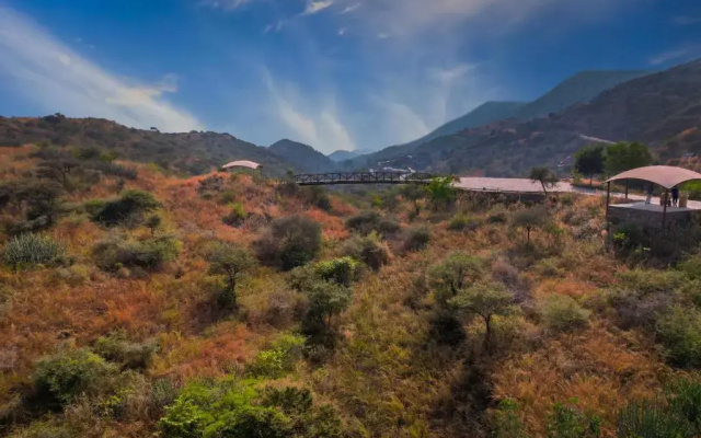 SaffronStays Moringa Valley - Cedar Villa