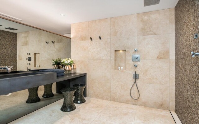 Your Luxury Escape - OneCoral