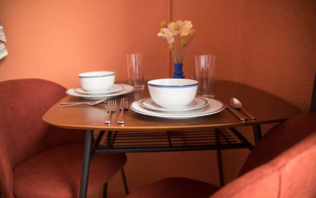 Beverly Boulevard! Cozy Studio! Sleeps 2!