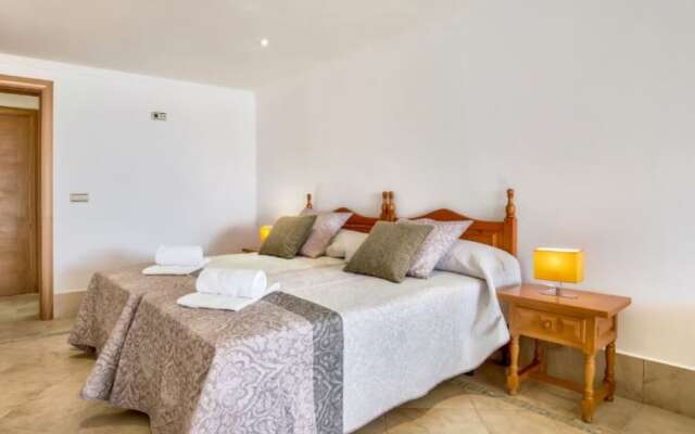 Villa - 5 Bedrooms with Pool and WiFi - 106420