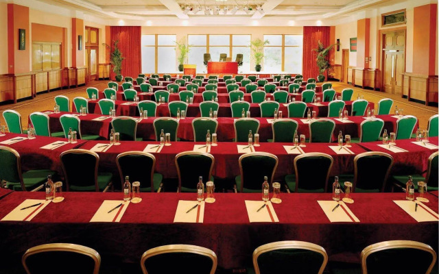 Tullamore Court Hotel