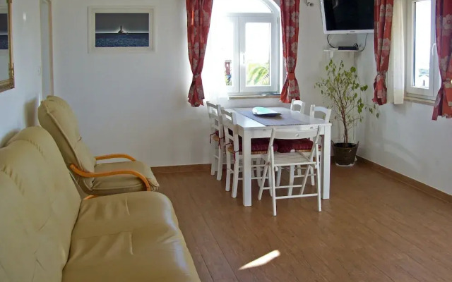 Lovely Apartment No.1 in Liznjan