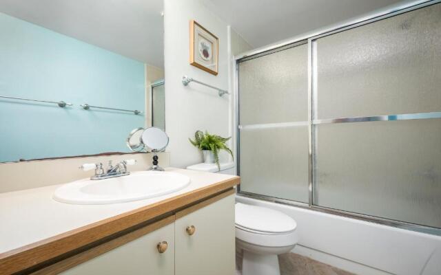 Ocean Village Club E15