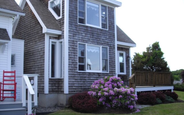 Perkins Cove Gem - Q934