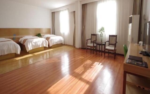 GreenTree Inn Laiwu Bus Station Express Hotel