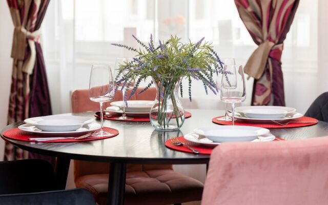 Family Unique Apartment Wola by Renters