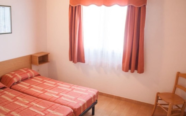 Carefully Furnished Bungalow with 2 Bathrooms, 7km From Pula