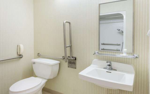 Microtel Inn & Suites by Wyndham Bethel/Danbury