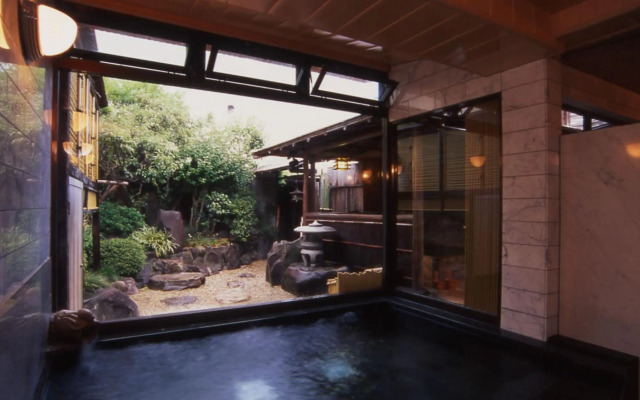 Hitomarukadan Ryokan