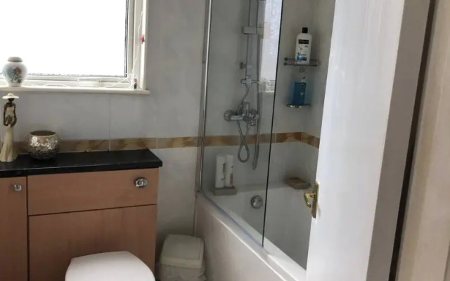 Limegrove Comfortable Three Bedroom House