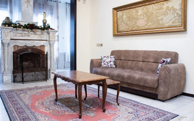 Old City Stylish 4BR by Ahlan Hospitality