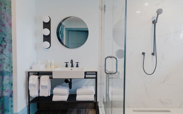 Drake Devonshire and Motor Inn