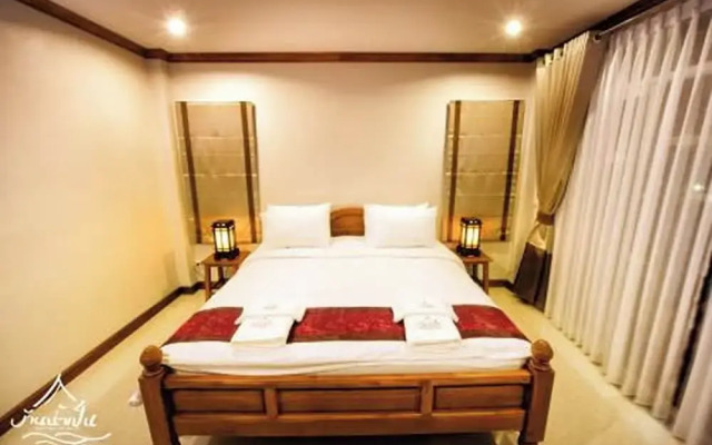Baan Nam Pen Resort