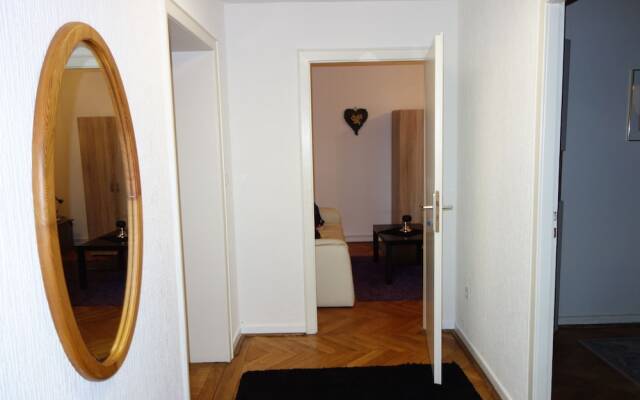 Tolstov-Hotels Large 3,5 Room Apartment