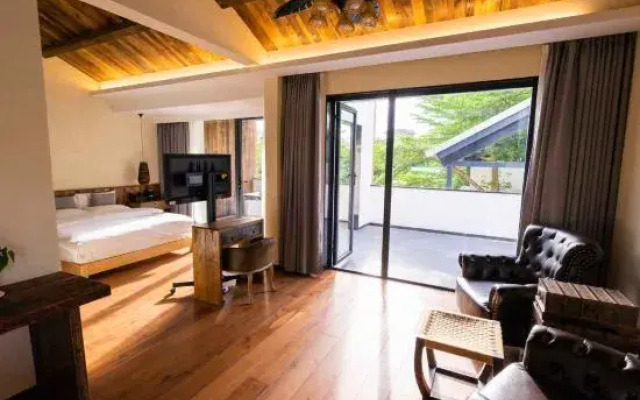 Shishan Xiuli Hostel