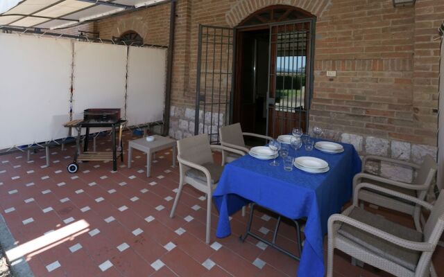 Attractive Apartment Near the Beach and the Clear Blue Sea