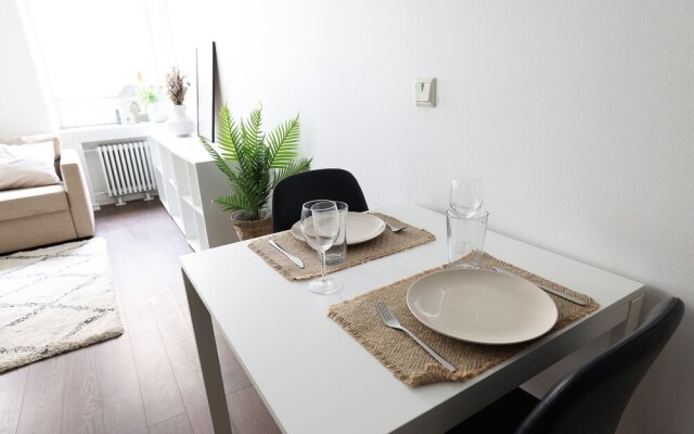 2ndhomes Bright 1BR Home in Kamppi