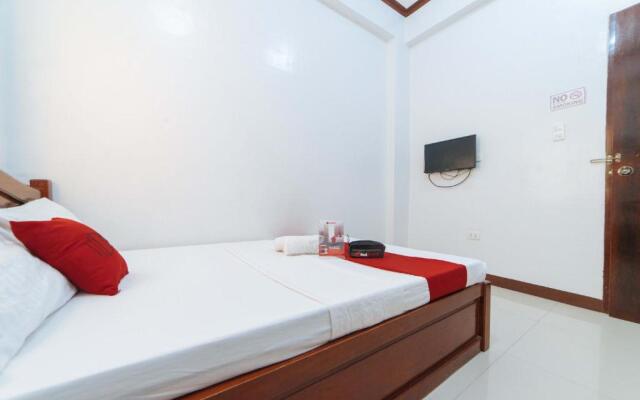 Reddoorz @ D Maagma Street - Vaccinated Staff
