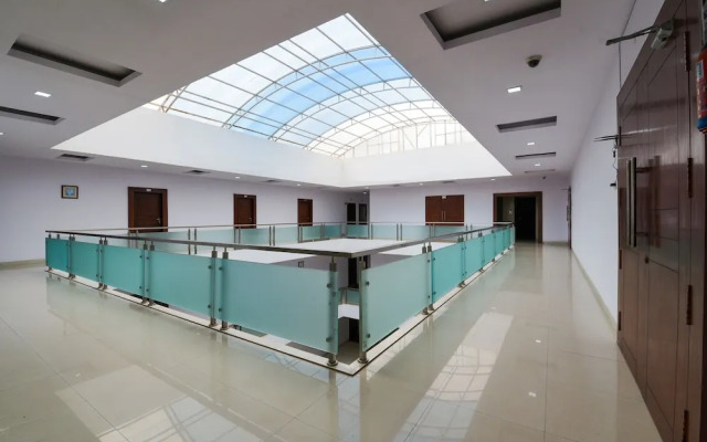 Green City Club by OYO Rooms