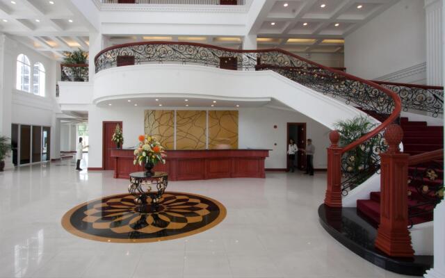 Lewis Grand Hotel
