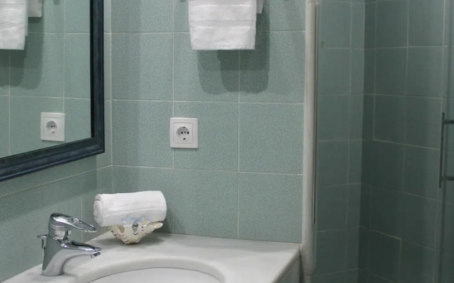 Avenida 5C in Roses With 2 Bedrooms and 2 Bathrooms