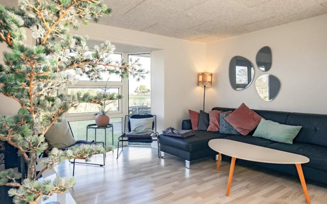 10 Person Holiday Home in Blavand
