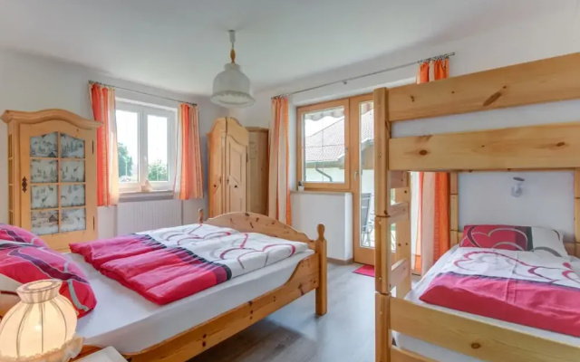 Flat in Wildsteig With Furnished Garden