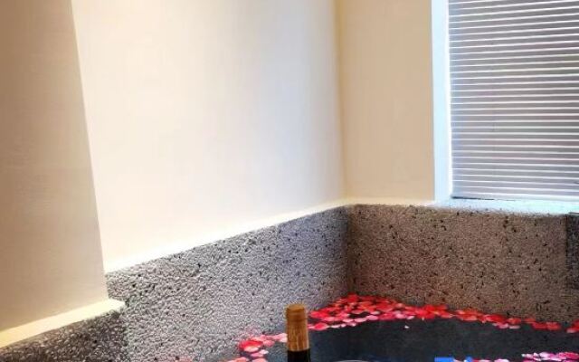 Tengchong Puju Hot Spring Hotel