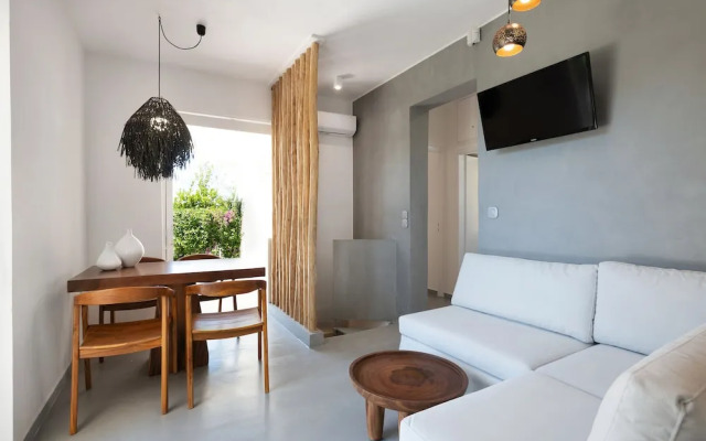 Elisa Seaside Luxury Suite Private hot Tub, Beach