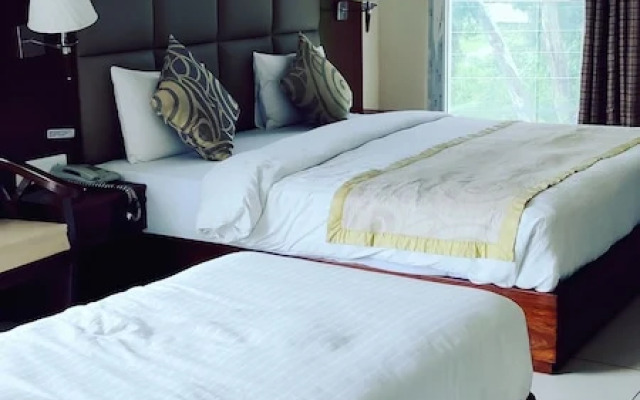 Manuni Inn - Riverside Hotel