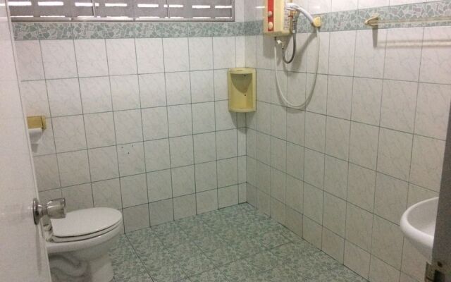 Ban Suan Klang Muang Resort