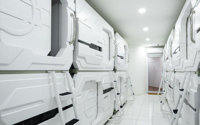 My Capsule Hotel by RedDoorz