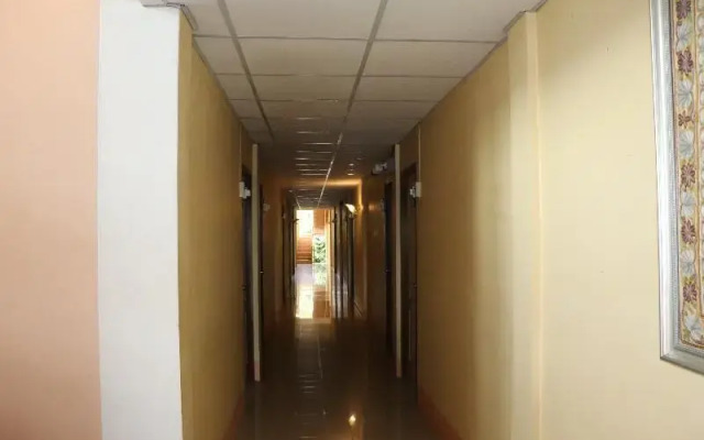 Tipsiri Place by OYO Rooms