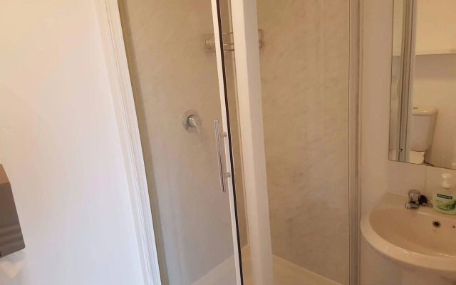 A & B Guest House