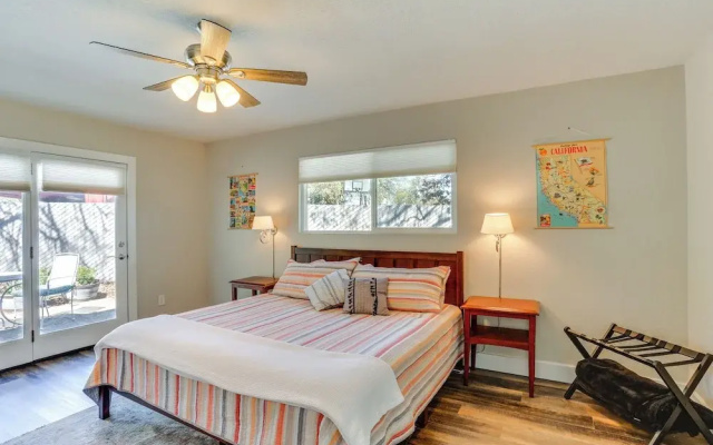 Quiet Redding Getaway ~ 7 Mi to Downtown!
