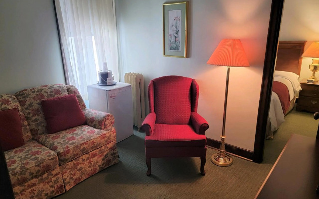 Penn Wells Historic Hotel