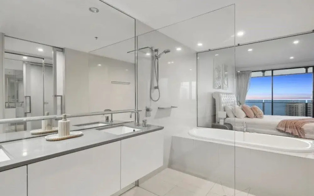 Circle on Cavill - Private Apartments
