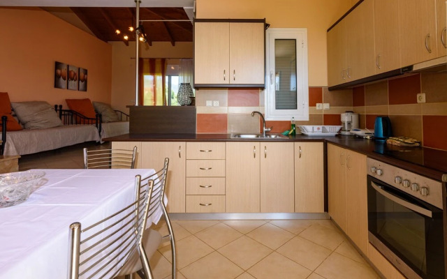 Kyparissia Garden Retreat - Fully Lux Duplex