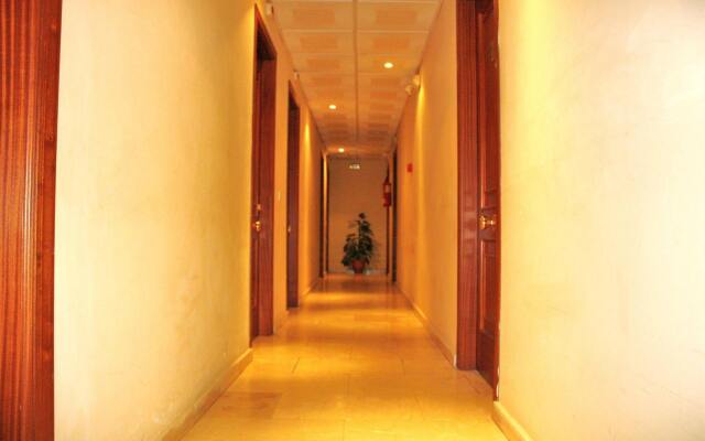 Hostal Carlos II
